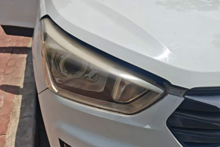 Used Hyundai ix25 2015 1.6L Automatic Two-Wheel Drive Fashionable GS Model Right Front Headlight