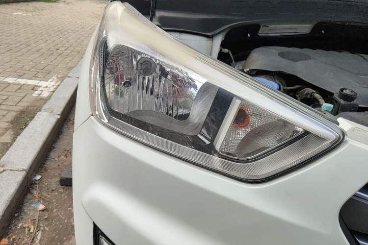 Used Hyundai ix25 2015 1.6L Automatic Two-Wheel Drive Smart GLS Trim Right Front Headlight