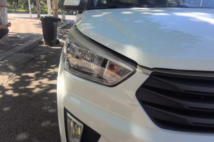 Used Hyundai ix25 2015 1.6L Automatic Two-Wheel Drive Fashionable GS Model Right Front Headlight