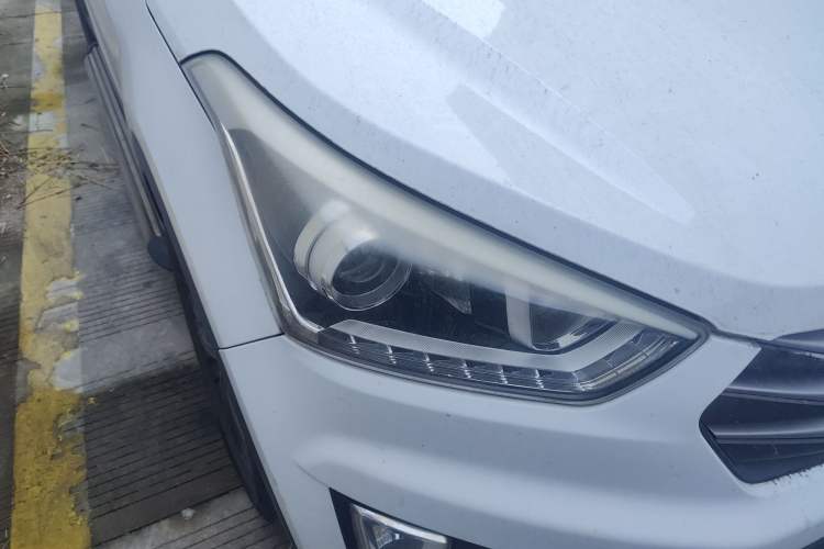 Used Hyundai ix25 2015 2.0L Automatic Two-Wheel Drive Intelligent GLS Right Front Headlight
