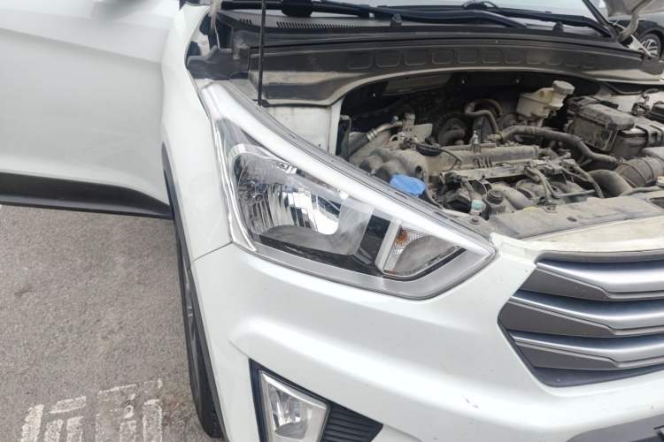 Used Hyundai ix25 2015 1.6L Automatic Two-Wheel Drive Smart GLS Trim Right Front Headlight