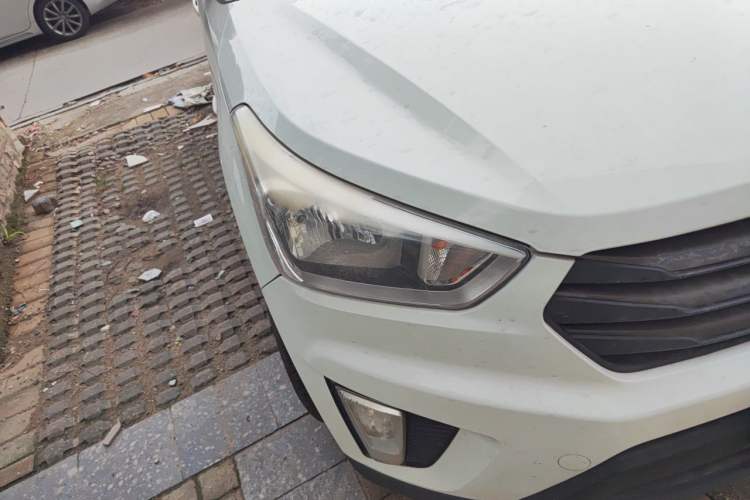 Used Hyundai ix25 2015 1.6L Automatic Two-Wheel Drive Fashionable GS Model Right Front Headlight