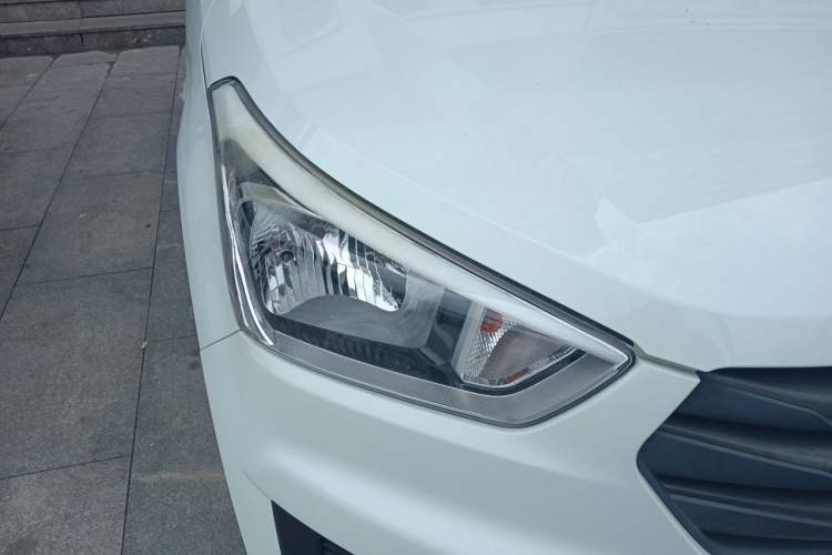 Used Hyundai ix25 2015 1.6L Manual Two-Wheel Drive Fashionable GS Model Right Front Headlight