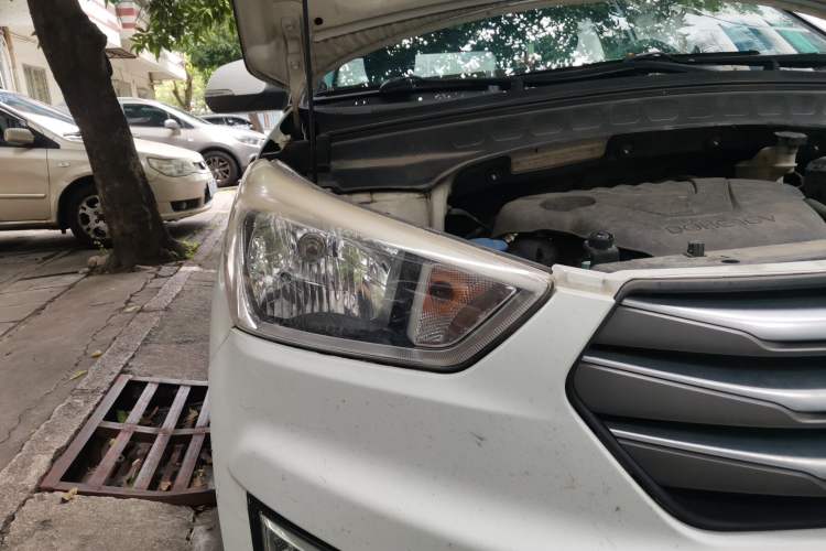 Used Hyundai ix25 2015 1.6L Automatic Two-Wheel Drive Smart GLS Trim Right Front Headlight