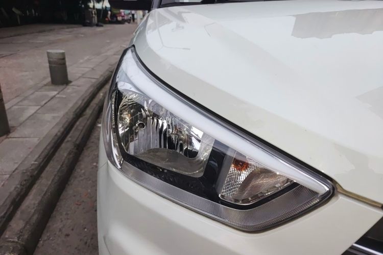 Used Hyundai ix25 2015 1.6L Automatic Two-Wheel Drive Smart GLS Trim Right Front Headlight