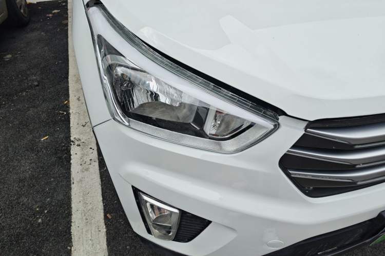 Used Hyundai ix25 2015 1.6L Automatic Two-Wheel Drive Smart GLS Trim Right Front Headlight