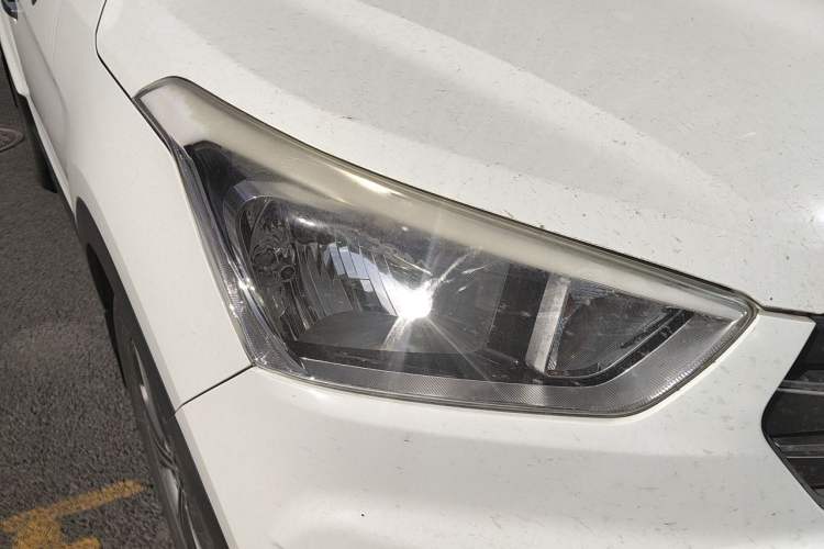 Used Hyundai ix25 2015 1.6L Automatic Two-Wheel Drive Smart GLS Trim Right Front Headlight