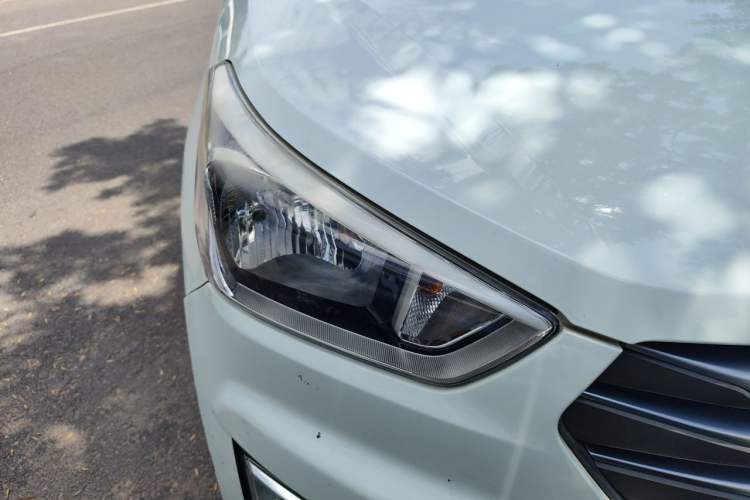 Used Hyundai ix25 2015 1.6L Automatic Two-Wheel Drive Smart GLS Trim Right Front Headlight