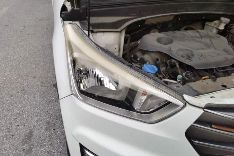 Used Hyundai ix25 2015 1.6L Automatic Two-Wheel Drive Smart GLS Trim Right Front Headlight