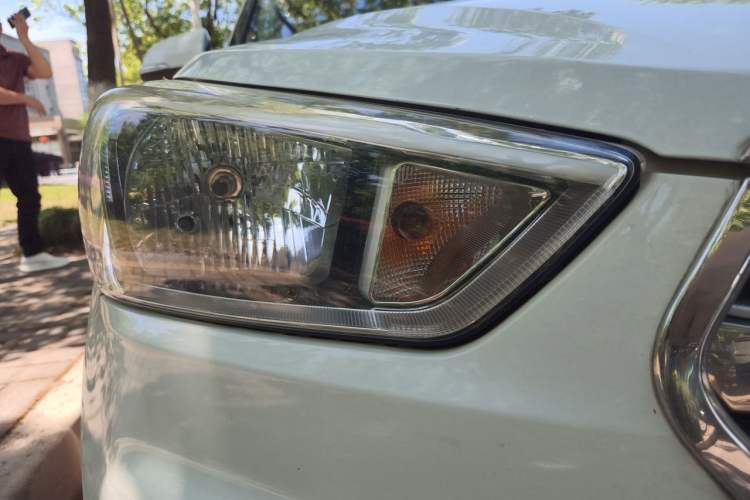 Used Hyundai ix25 2015 1.6L Automatic Two-Wheel Drive Smart GLS Trim Right Front Headlight