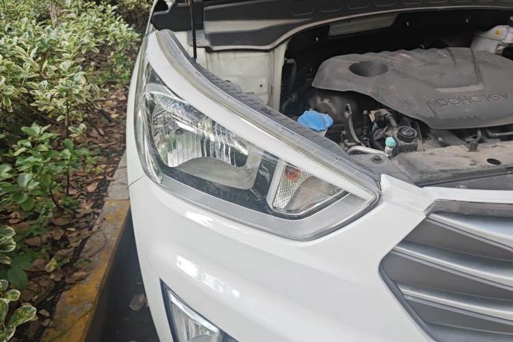 Used Hyundai ix25 2015 1.6L Automatic Two-Wheel Drive Smart GLS Trim Right Front Headlight