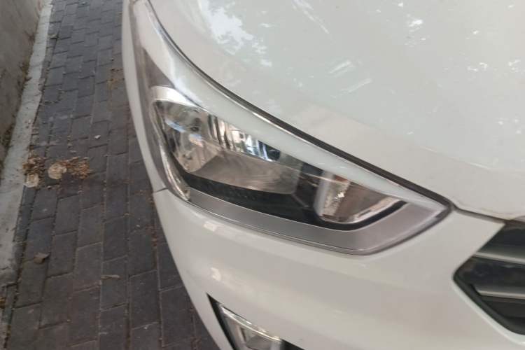 Used Hyundai ix25 2015 1.6L Automatic Two-Wheel Drive Smart GLS Trim Right Front Headlight