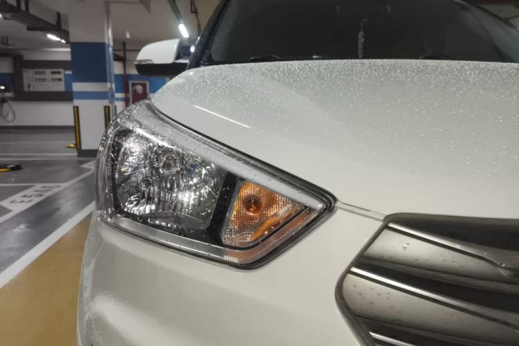 Used Hyundai ix25 2015 1.6L Automatic Two-Wheel Drive Smart GLS Trim Right Front Headlight