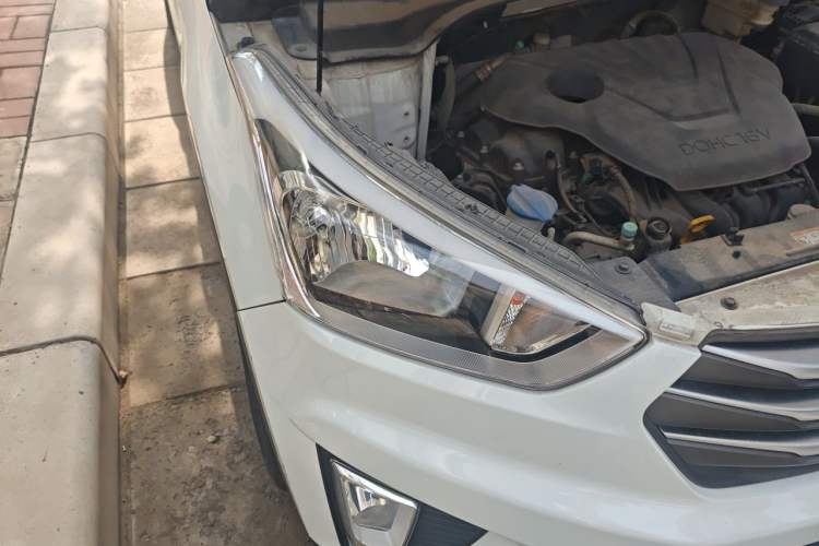 Used Hyundai ix25 2015 1.6L Automatic Two-Wheel Drive Smart GLS Trim Right Front Headlight