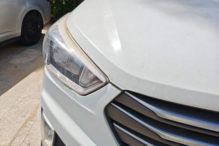 Used Hyundai ix25 2015 1.6L Automatic Two-Wheel Drive Smart GLS Trim Right Front Headlight