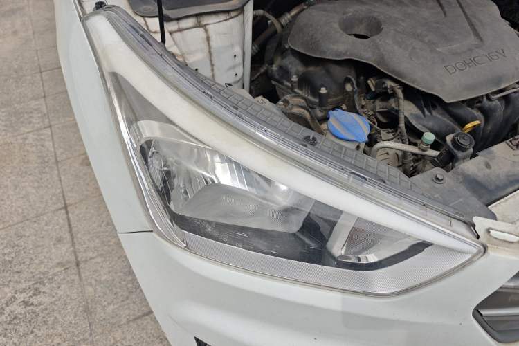 Used Hyundai ix25 2015 1.6L Automatic Two-Wheel Drive Smart GLS Trim Right Front Headlight