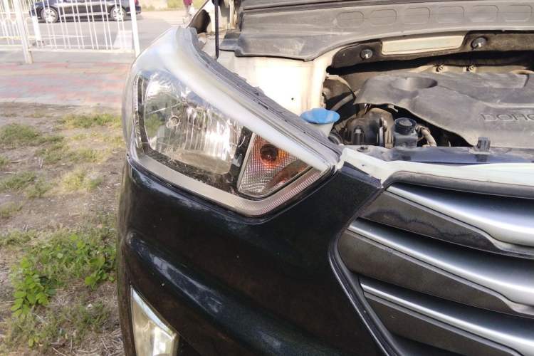 Used Hyundai ix25 2015 1.6L Automatic Two-Wheel Drive Smart GLS Trim Right Front Headlight