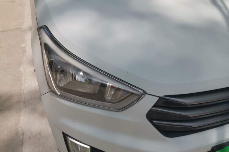 Used Hyundai ix25 2015 1.6L Automatic Two-Wheel Drive Smart GLS Trim Right Front Headlight