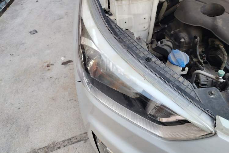 Used Hyundai ix25 2015 1.6L Automatic Two-Wheel Drive Smart GLS Trim Right Front Headlight