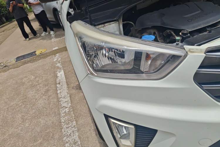 Used Hyundai ix25 2015 1.6L Automatic Two-Wheel Drive Smart GLS Trim Right Front Headlight