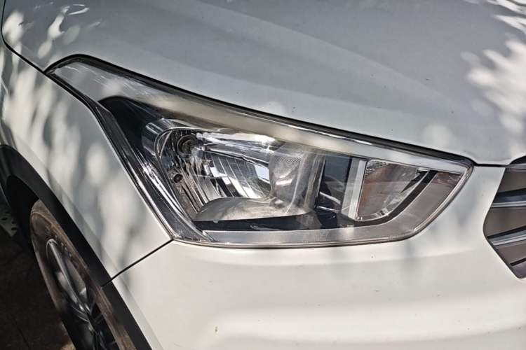 Used Hyundai ix25 2015 1.6L Automatic Two-Wheel Drive Smart GLS Trim Right Front Headlight