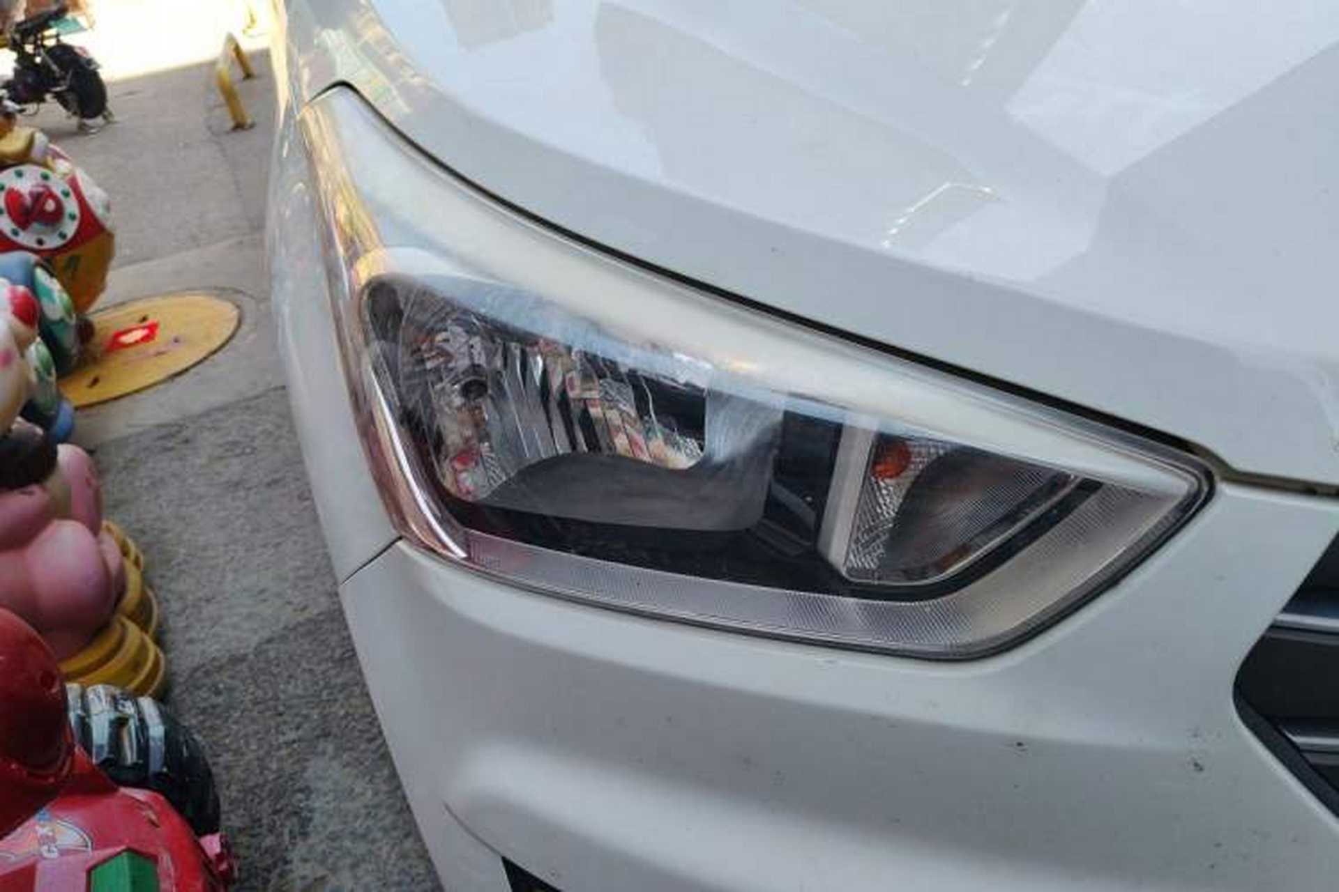 Used Hyundai ix25 2015 1.6L Automatic Two-Wheel Drive Smart GLS Trim Right Front Headlight