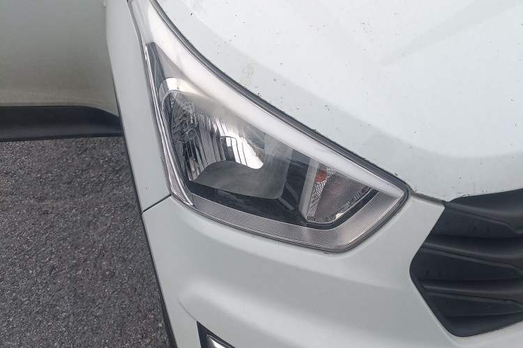 Used Hyundai ix25 2015 1.6L Automatic Two-Wheel Drive Fashionable GS Model Right Front Headlight