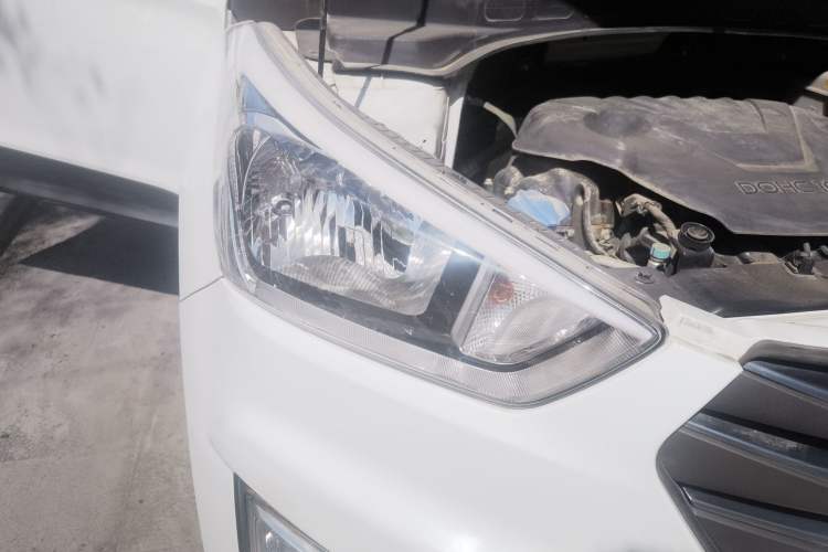 Used Hyundai ix25 2015 1.6L Automatic Two-Wheel Drive Smart GLS Trim Right Front Headlight