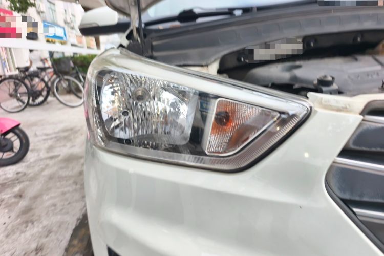 Used Hyundai ix25 2015 1.6L Automatic Two-Wheel Drive Smart GLS Trim Right Front Headlight