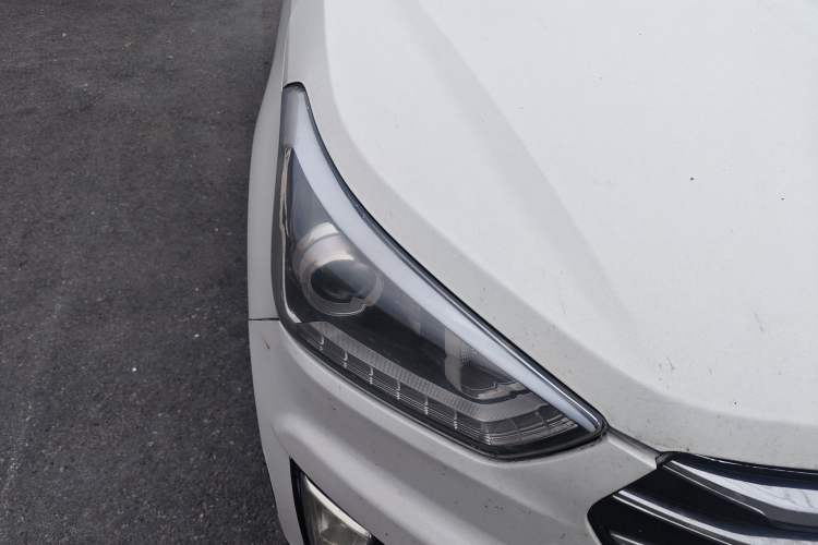 Used Hyundai ix25 2015 2.0L Automatic Two-Wheel Drive Intelligent GLS Right Front Headlight