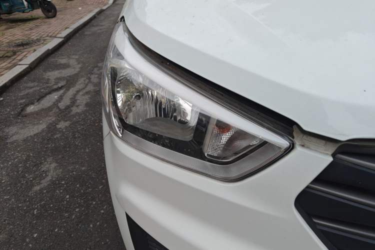 Used Hyundai ix25 2015 1.6L Manual Two-Wheel Drive Fashionable GS Model Right Front Headlight