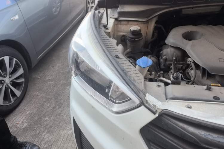 Used Hyundai ix25 2015 1.6L Manual Two-Wheel Drive Fashionable GS Model Right Front Headlight