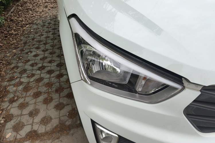 Used Hyundai ix25 2015 1.6L Manual Two-Wheel Drive Fashionable GS Model Right Front Headlight
