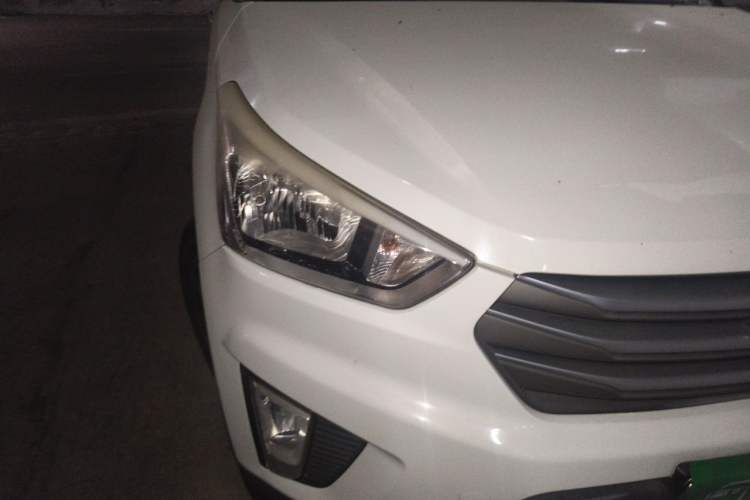 Used Hyundai ix25 2015 1.6L Automatic Two-Wheel Drive Smart GLS Trim Right Front Headlight
