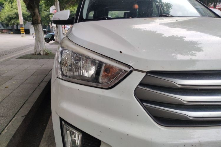 Used Hyundai ix25 2015 1.6L Automatic Two-Wheel Drive Smart GLS Trim Right Front Headlight