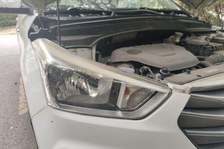 Used Hyundai ix25 2015 1.6L Automatic Two-Wheel Drive Smart GLS Trim Right Front Headlight