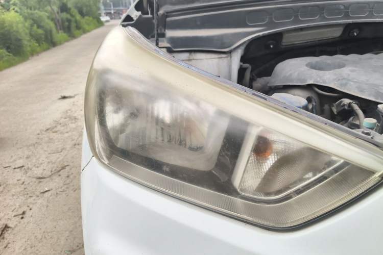 Used Hyundai ix25 2015 1.6L Automatic Two-Wheel Drive Smart GLS Trim Right Front Headlight