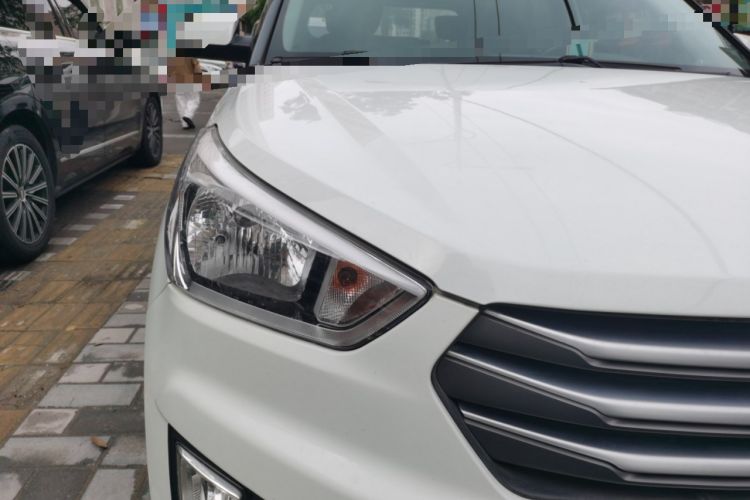 Used Hyundai ix25 2015 1.6L Automatic Two-Wheel Drive Smart GLS Trim Right Front Headlight