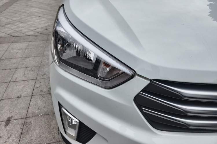 Used Hyundai ix25 2015 1.6L Automatic Two-Wheel Drive Smart GLS Trim Right Front Headlight