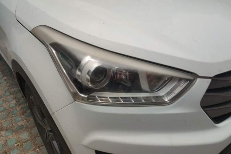 Used Hyundai ix25 2015 1.6L Automatic Two-Wheel Drive Smart GLS Trim Right Front Headlight