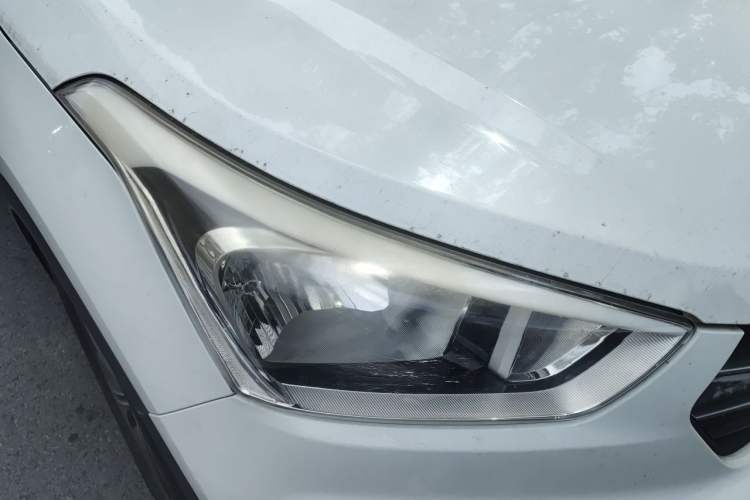 Used Hyundai ix25 2015 1.6L Automatic Two-Wheel Drive Smart GLS Trim Right Front Headlight