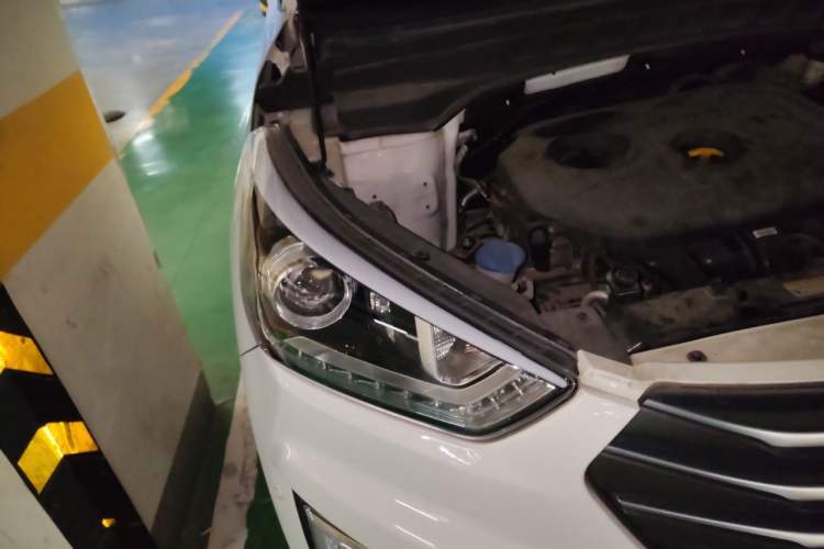 Used Hyundai ix25 2015 2.0L Automatic Two-Wheel Drive Intelligent GLS Right Front Headlight