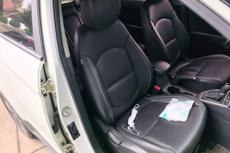 Used Hyundai ix25 2015 1.6L Automatic Two-Wheel Drive Smart GLS Trim Right Front Seat