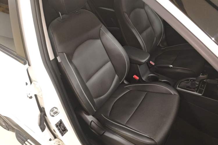 Used Hyundai ix25 2015 1.6L Automatic Two-Wheel Drive Smart GLS Trim Right Front Seat