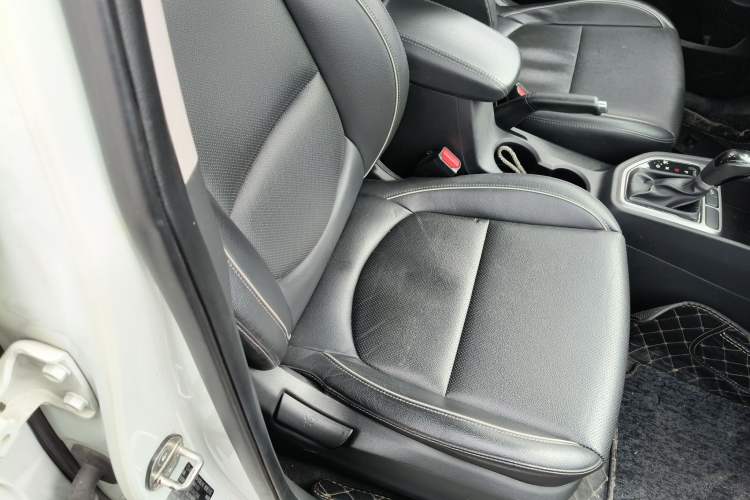 Used Hyundai ix25 2015 1.6L Automatic Two-Wheel Drive Smart GLS Trim Right Front Seat