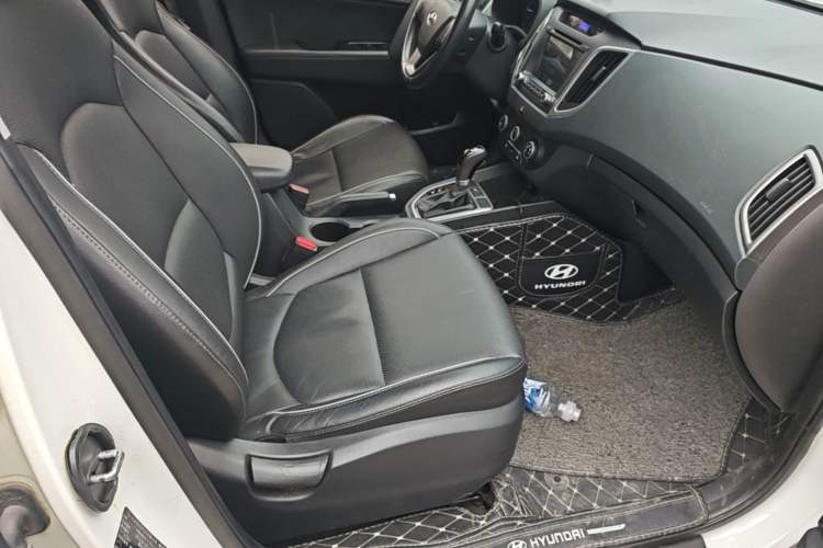 Used Hyundai ix25 2015 1.6L Automatic Two-Wheel Drive Smart GLS Trim Right Front Seat
