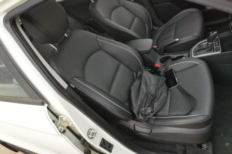 Used Hyundai ix25 2015 1.6L Automatic Two-Wheel Drive Smart GLS Trim Right Front Seat