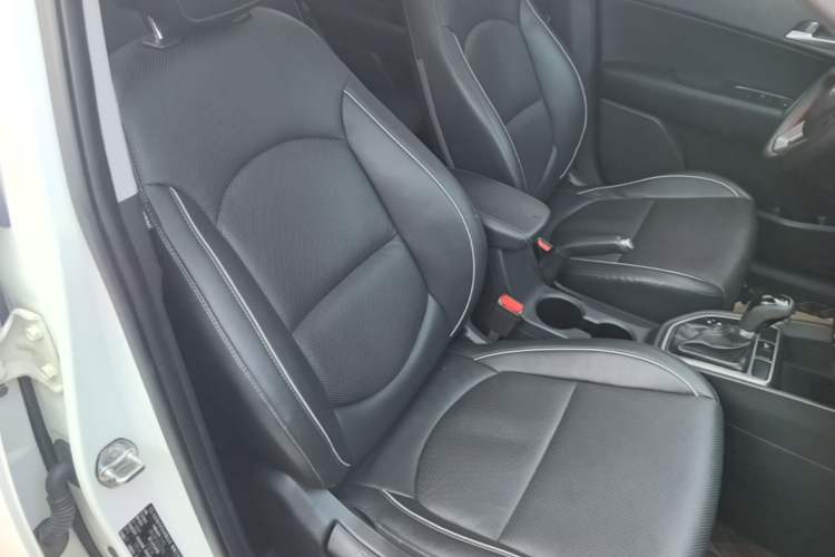 Used Hyundai ix25 2015 1.6L Automatic Two-Wheel Drive Smart GLS Trim Right Front Seat