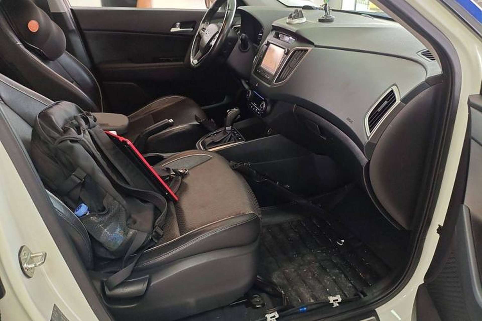 Used Hyundai ix25 2015 2.0L Automatic 4x4 Deluxe DLX Right Front Seat