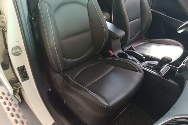 Used Hyundai ix25 2015 1.6L Automatic Two-Wheel Drive Smart GLS Trim Right Front Seat
